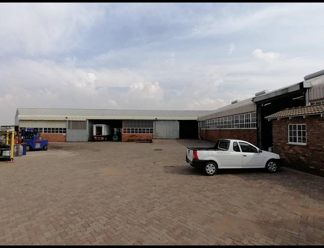 1,335M² WAREHOUSE FOR SALE IN ANDERBOLT